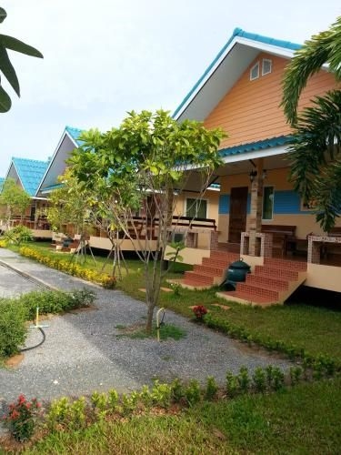 แสงทองบีช รีสอร์ท (Sangtong Beach Resort)2