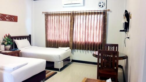 โรงแรมคุ้มนคร (Khum Nakhon Hotel)2