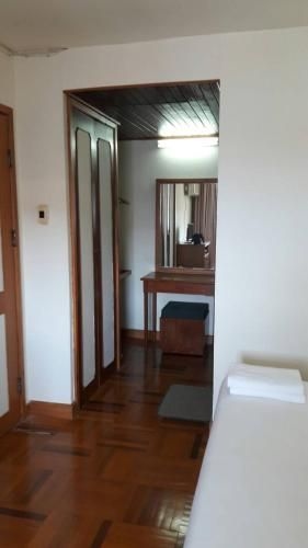 โรงแรมภราดรอินน์ (Paradorn Inn)3