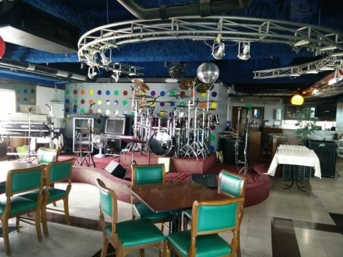 โรงแรมฟรายเดย์ (Friday Hotel)2