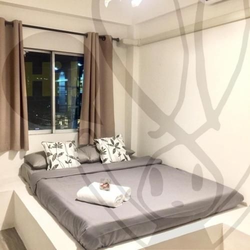 24 Poshtel Salaya1