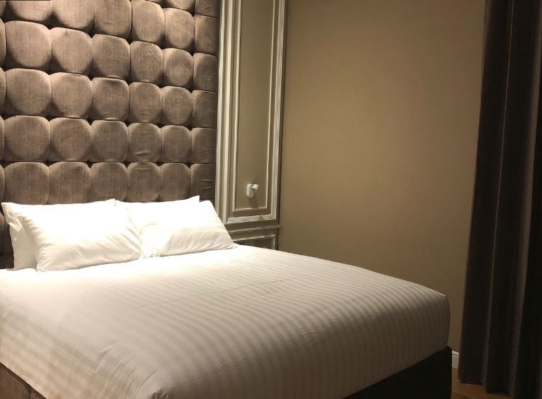 ศรีอู่ทอง แกรนด์ โฮเต็ล (Sri U-Thong Grand Hotel)1