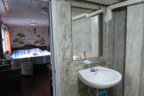Solar Cell Uthai Thani Homestay3