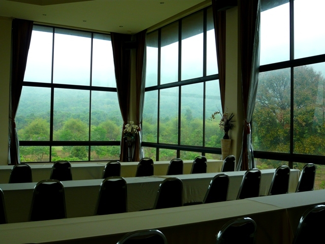 Hillside Country Home3