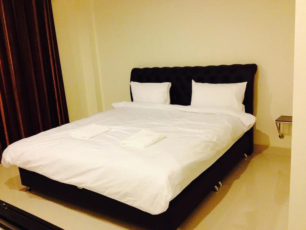 นิวธารา เพลส (New Dhara Place Lomsak)4