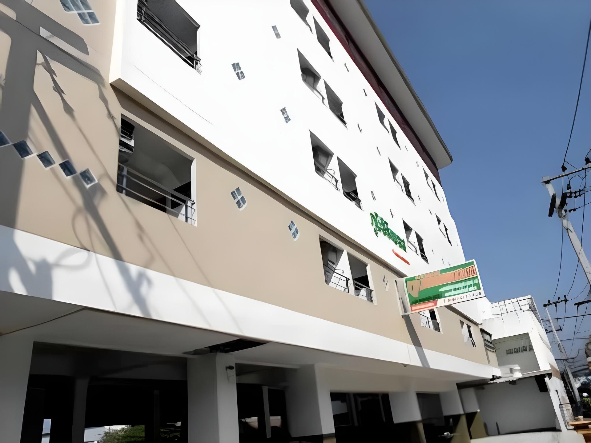 Poomsiri Place1