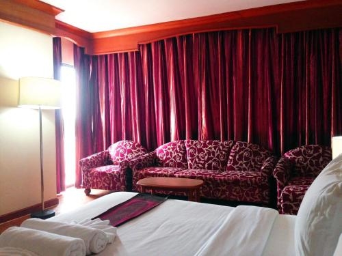 โรงแรมเจพี เอมเมอรัลด์ (JP Emerald Hotel)2