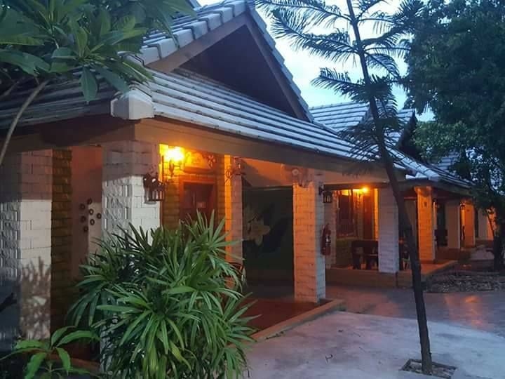 สุวรรณา ริเวอร์ไซด์ รีสอร์ต (Suwanna Riverside Resort)0