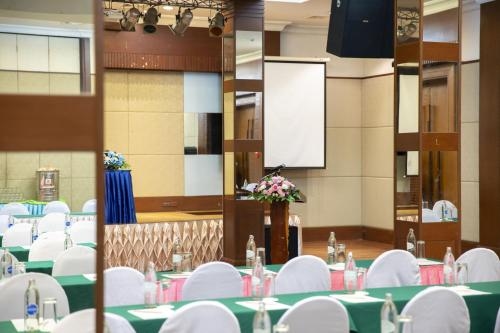 โรงแรม สเตชัน วัน (Station ONE Hotel)4