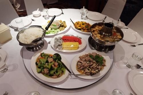 โรงแรมเพชร (Phet Hotel)4