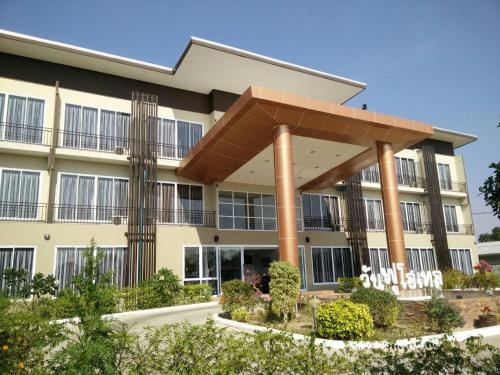 โรงแรม วันฟู สุรินทร์ (One Fu Hotel)1
