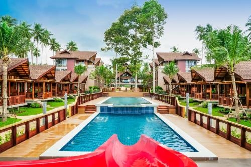 ขนอม คาบานา บีช รีสอร์ต (Khanom Cabana Beach Resort)1