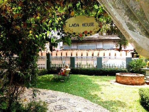 ลดาเฮาส์ (Lada House)0