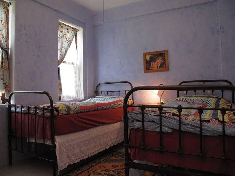 Daphne House0