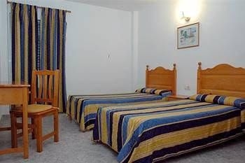 Hostal La Perla0