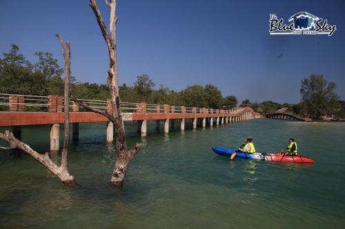 เดอะ บลูสกาย รีสอร์ท แอท เกาะพยาม (The Blue Sky Resort @ Koh Payam)2