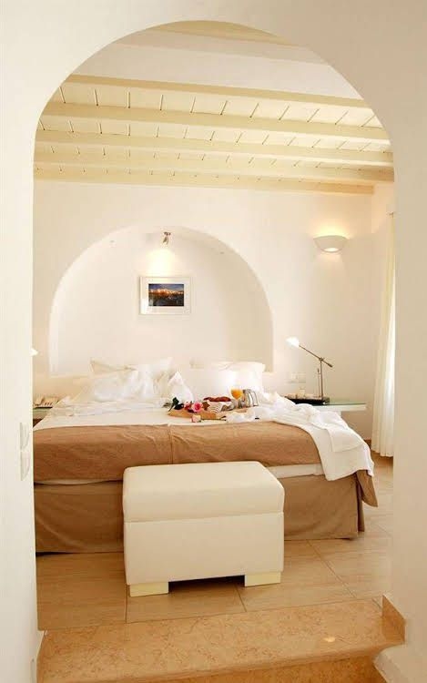 En Lefko Prive Suites Hotel0