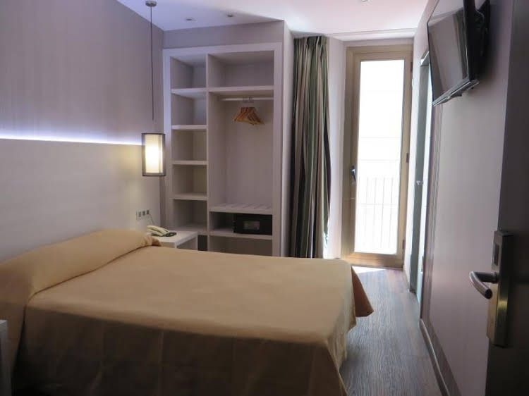 Hostal Operaramblas0