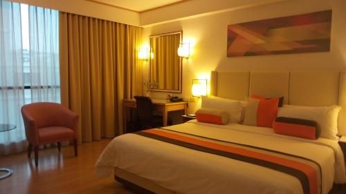 โรงแรมโฟร์วิงส์ (Four Wings Hotel)4