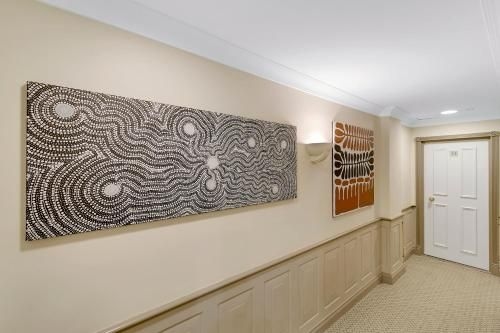 Manor Apartment Hotel4