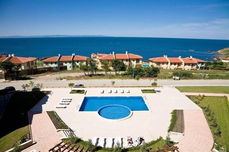 Paradise View Holiday Complex0