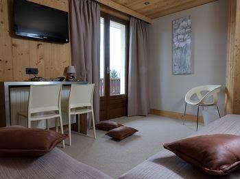 เลส โรดอส (Les Rhodos)0