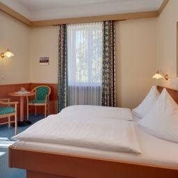 Hotel Bergfried & Schonblick0