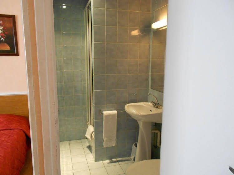 Central Hotel0