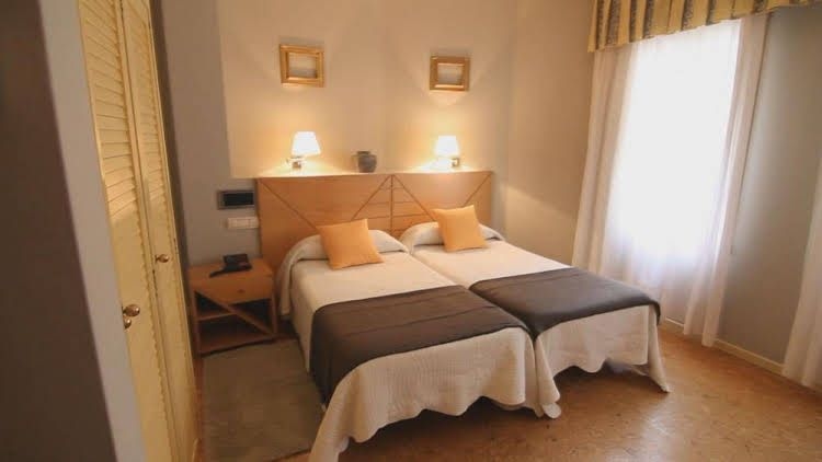 Hotel Oca Justo0