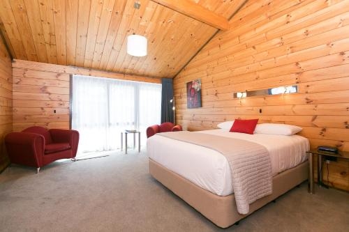 Lockwood Manor Motel0