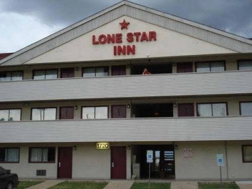 Lone Star Inn0