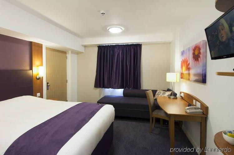 Premier Inn Solihull (Shirley)0
