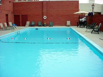 Ramada Milwaukee Downtown1