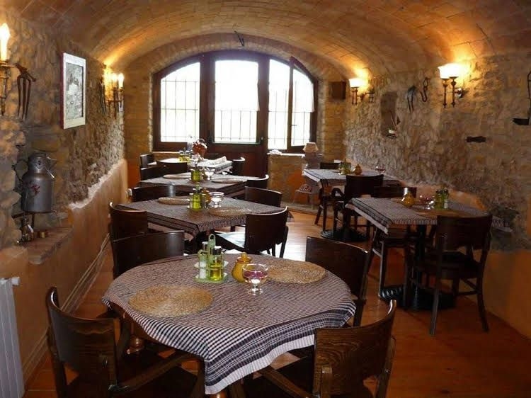 Hostal Rural Mas Rabiol0