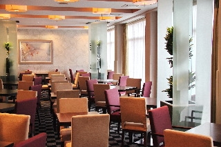 Holiday Inn Express Birmingham Redditch2