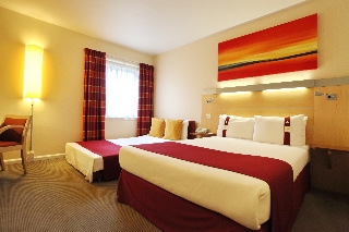 Holiday Inn Express Birmingham Redditch1