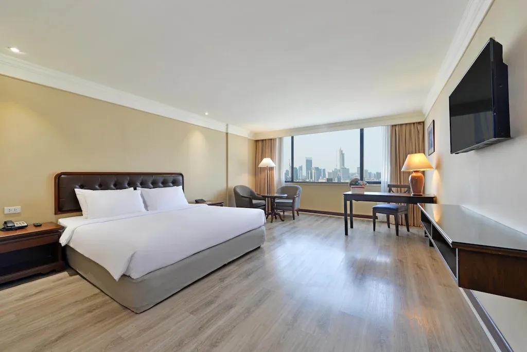 โรงแรมทวิน ทาวเวอร์ (Twin Towers Hotel)2