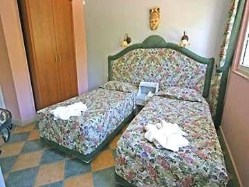 Domino Palace0