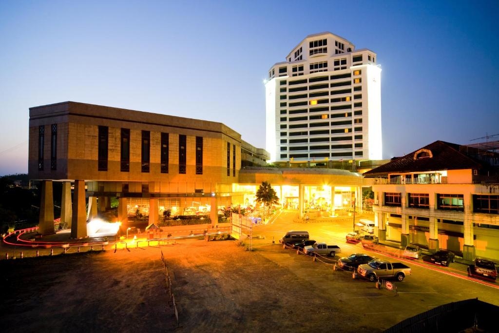 โรงแรมธรรมรินทร์ ธนา (Thumrin Thana Hotel)0