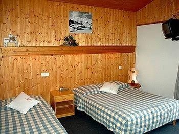 Logis Hotel Les Bruyeres0