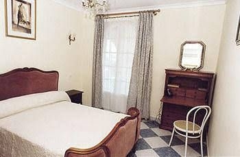 The Manor0