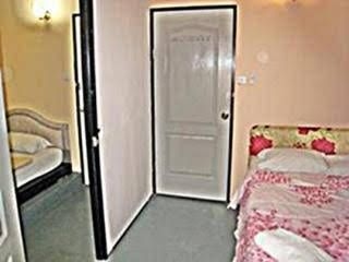 Saramo Hostel0