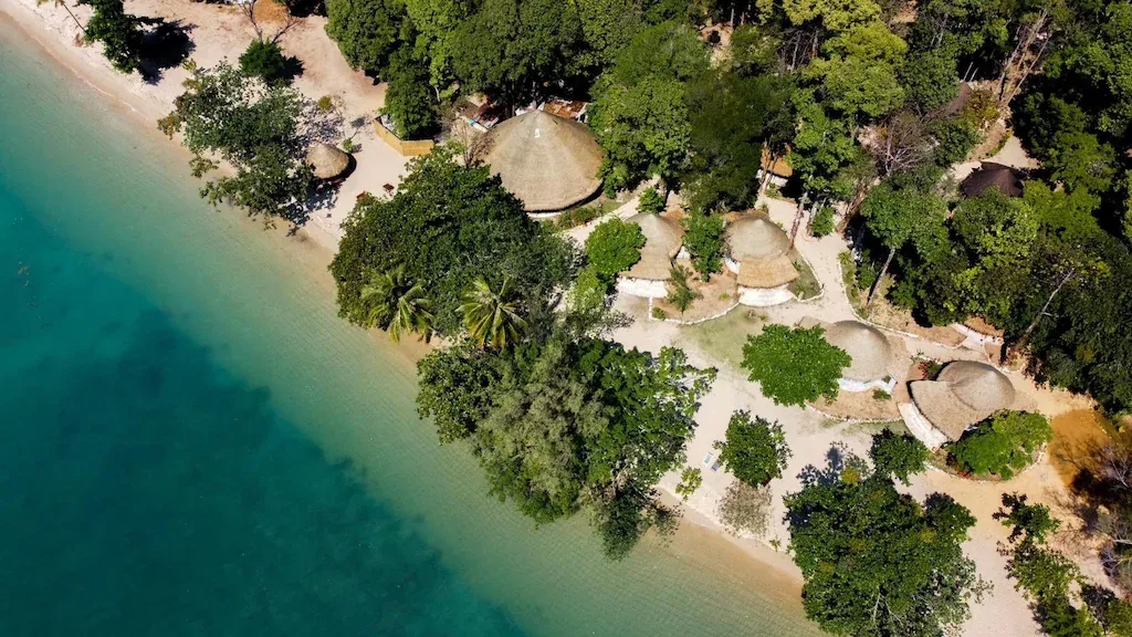 เดอะ ทรอปิคัล บีช รีสอร์ต (The Tropical Beach Resort)0