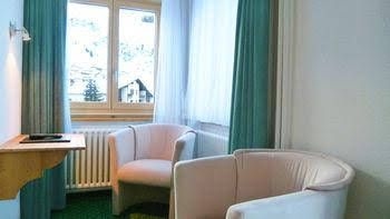 Hotel Grischuna0