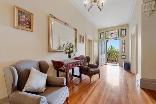 Waratah On York Bed & Breakfast1