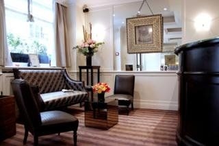 โรงแรมเอตวล โทรกาเดโร (Hotel Etoile Trocadero)0