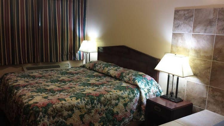 Capri Motel0