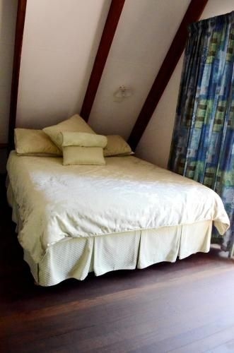 Caves Road Chalets2