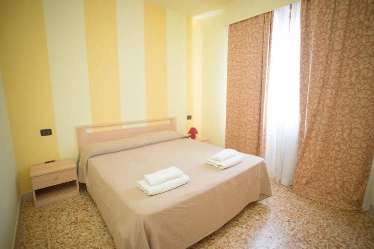 Affitta Camere Elena0