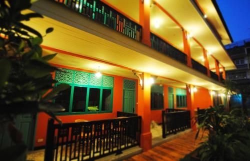 โฟคัลโลคัล เบดแอนด์เบรคฟัส (Focal Local Bed & Breakfast)1